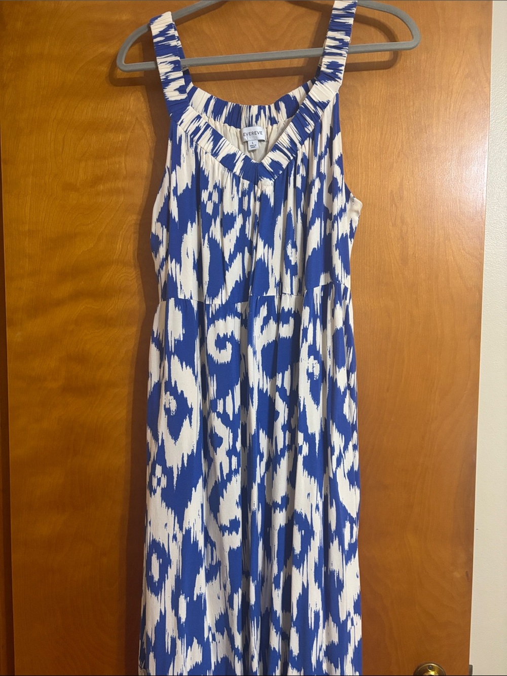 Evereve size Large Blue and White Patterned Sleeveless Maxi Dress